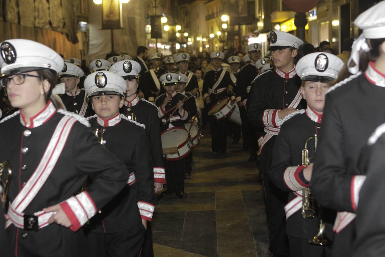 Los Pasos Blanco y Azul dan pie a la Semana Santa