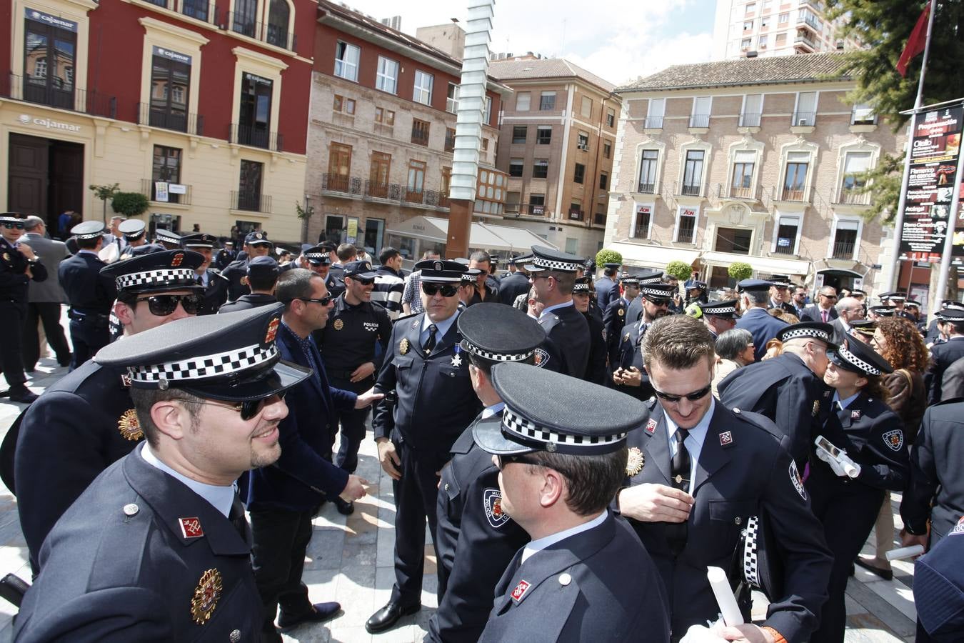 50 policías locales condecorados con motivo del día de San Patricio