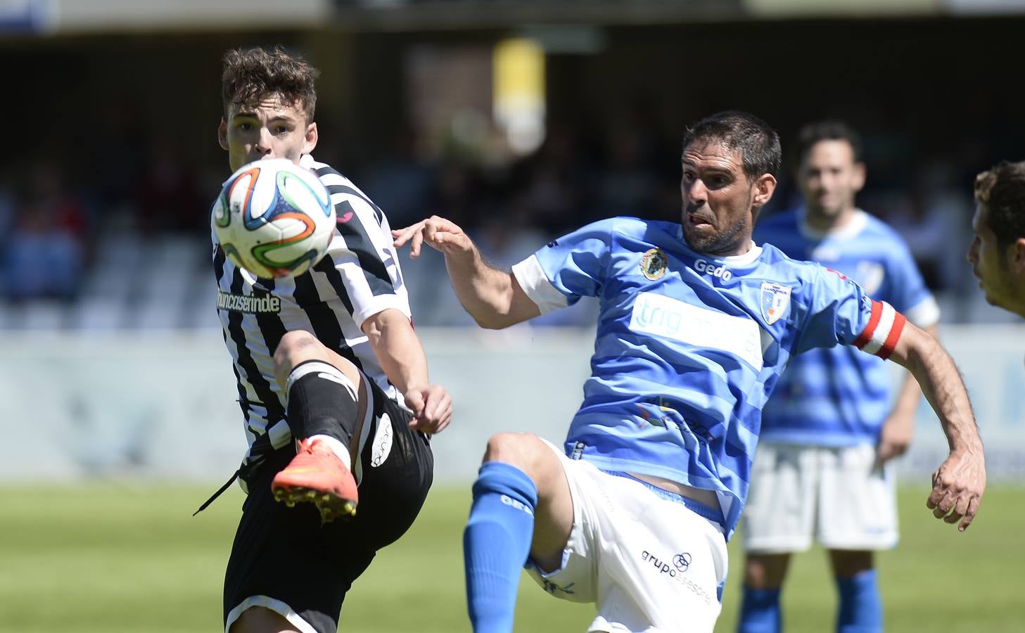 Chus Hevia saca al Efesé del descenso (1-0)