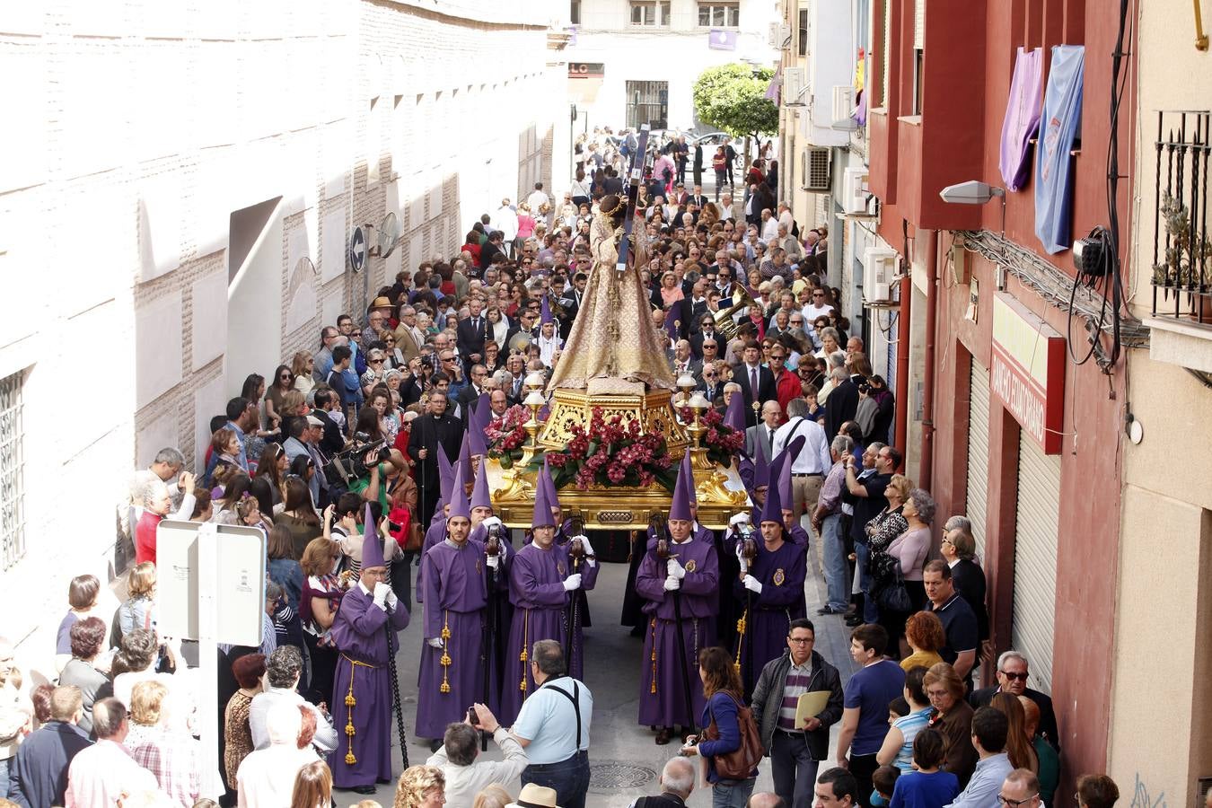 Nuestro Padre Jesús vuelve entre cantos