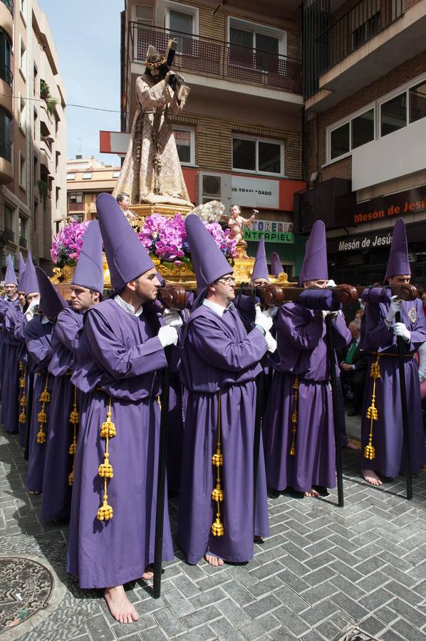 Calles repletas en una mañana primaveral para ver &#039;los Salzillos&#039;