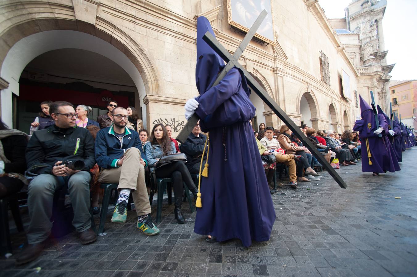 El morado toma el Viernes Santo murciano