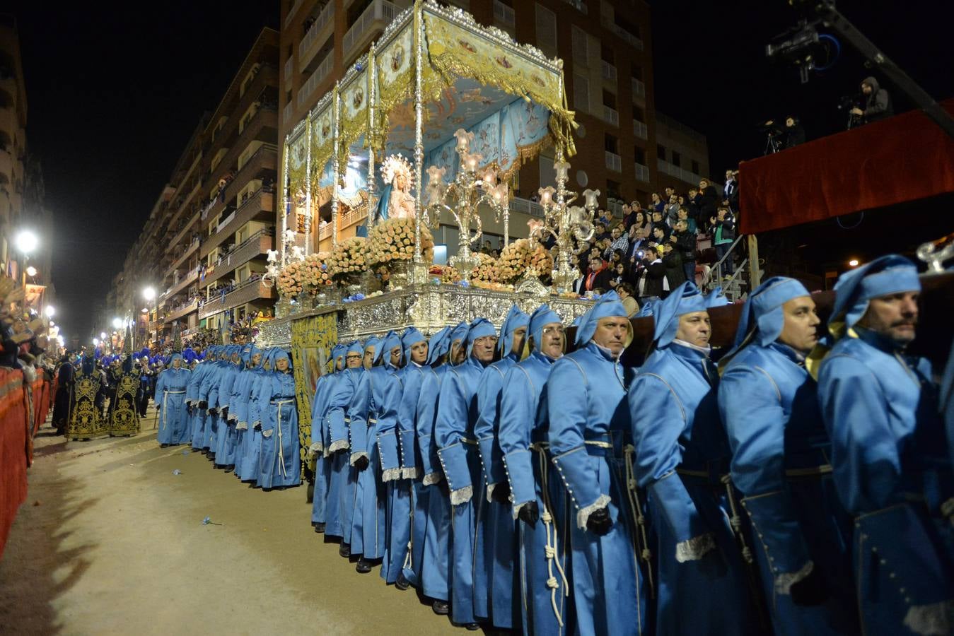 Fulgor blanco y azul en Lorca