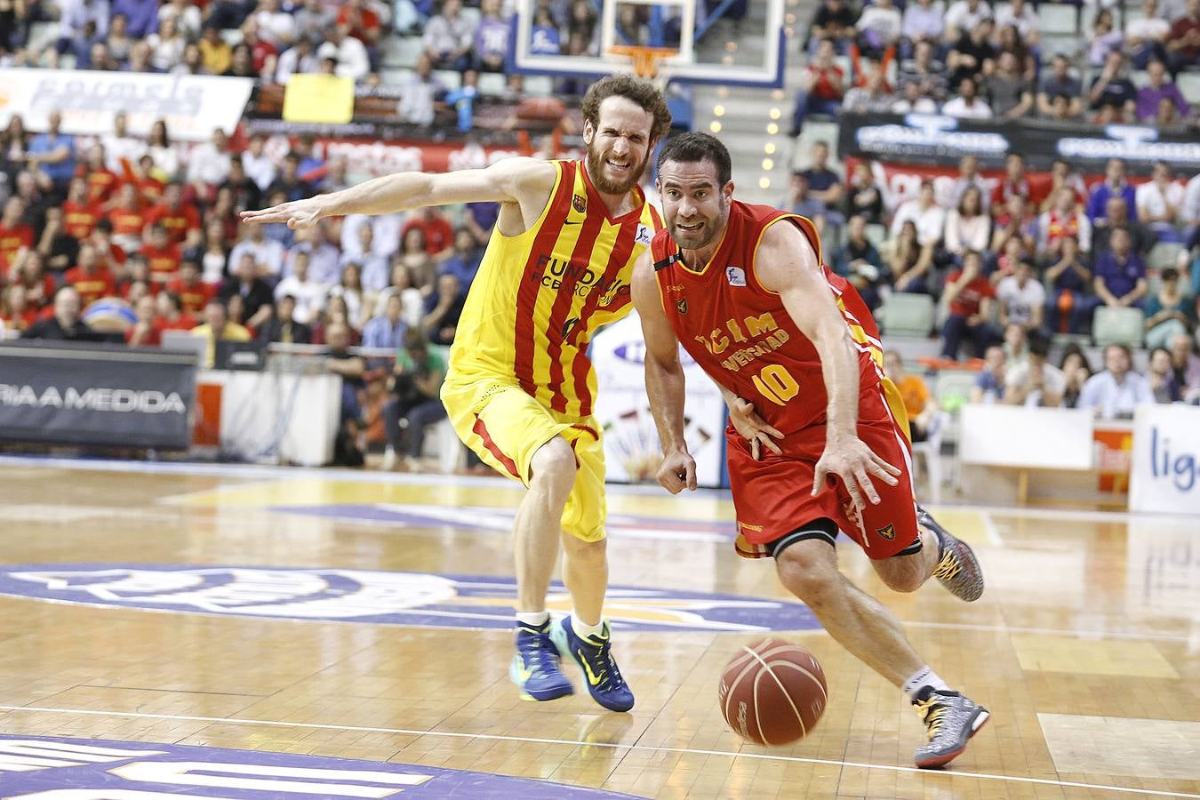 El UCAM Murcia pierte ante el FC Barcelona por un espeso ataque (64-76)