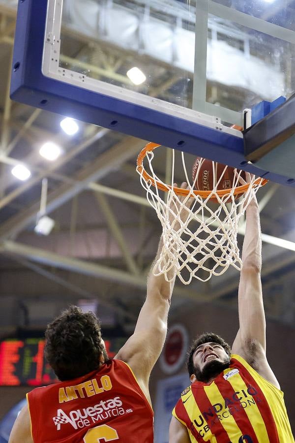 El UCAM Murcia pierte ante el FC Barcelona por un espeso ataque (64-76)