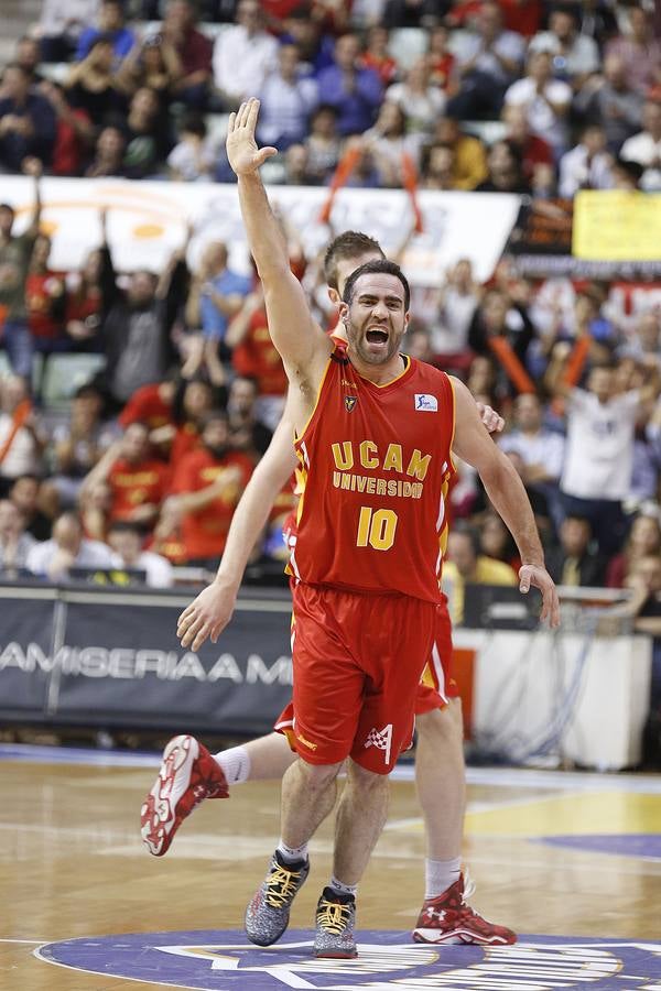 El UCAM Murcia pierte ante el FC Barcelona por un espeso ataque (64-76)