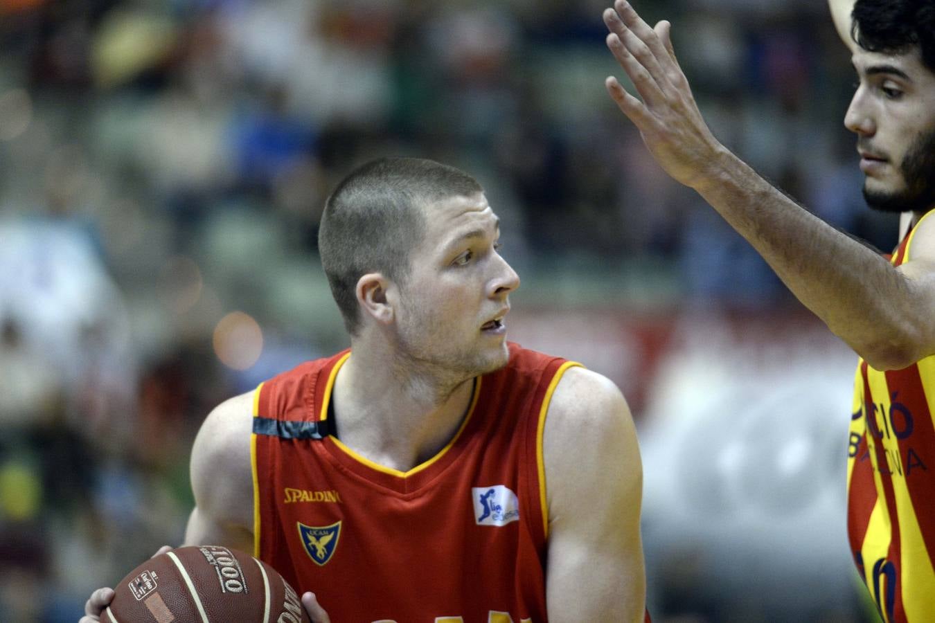 El UCAM Murcia pierte ante el FC Barcelona por un espeso ataque (64-76)