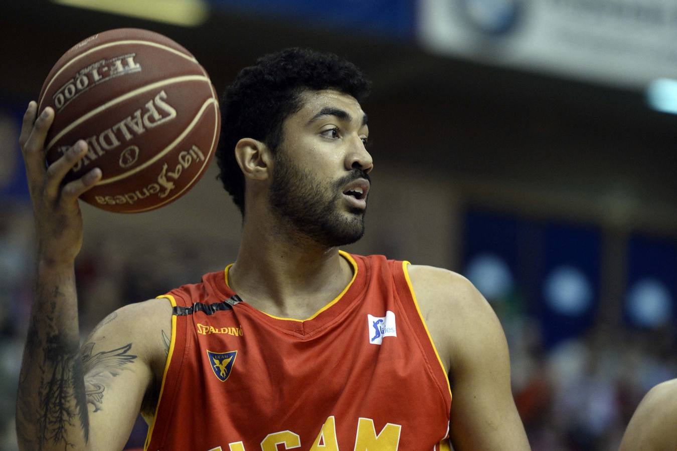 El UCAM Murcia pierte ante el FC Barcelona por un espeso ataque (64-76)