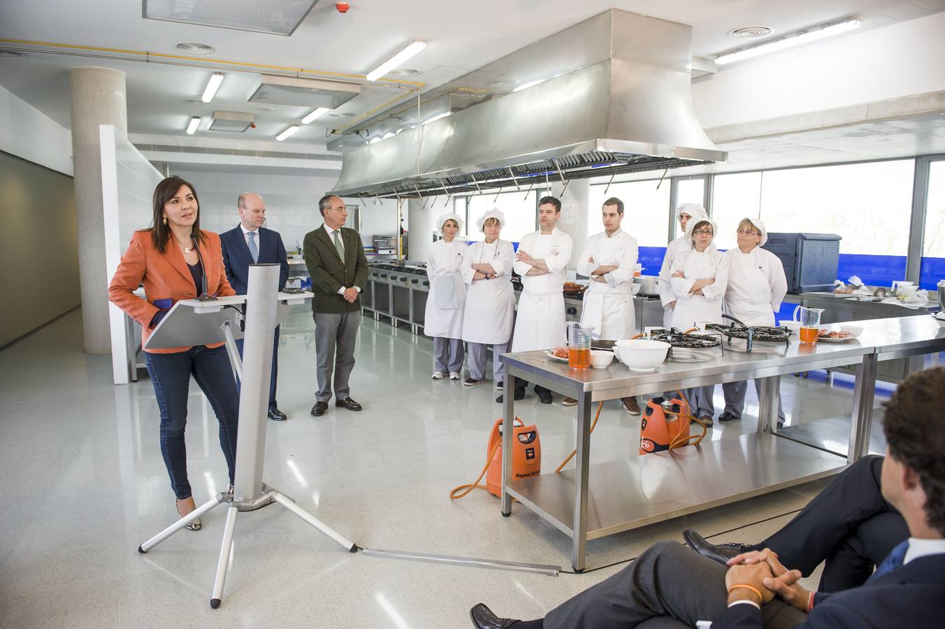 Buch visita la Escuela de Hostelería de Elche