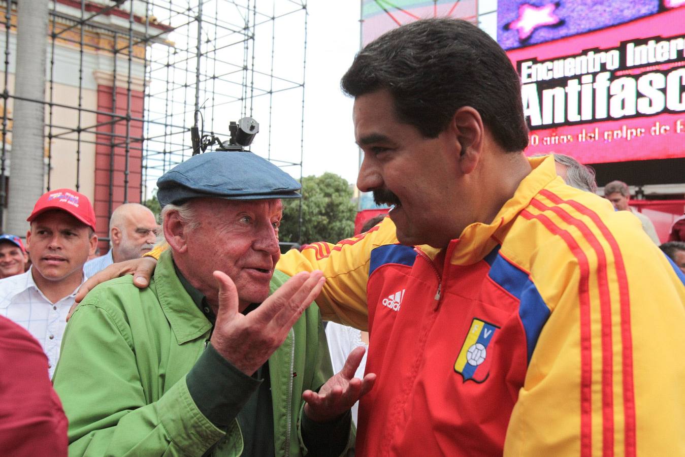 Galeano fue muy crítico con la política de Estados Unidos en Latinoamérica. En la imagen, junto al presidente venezolano, Nicolás Maduro.