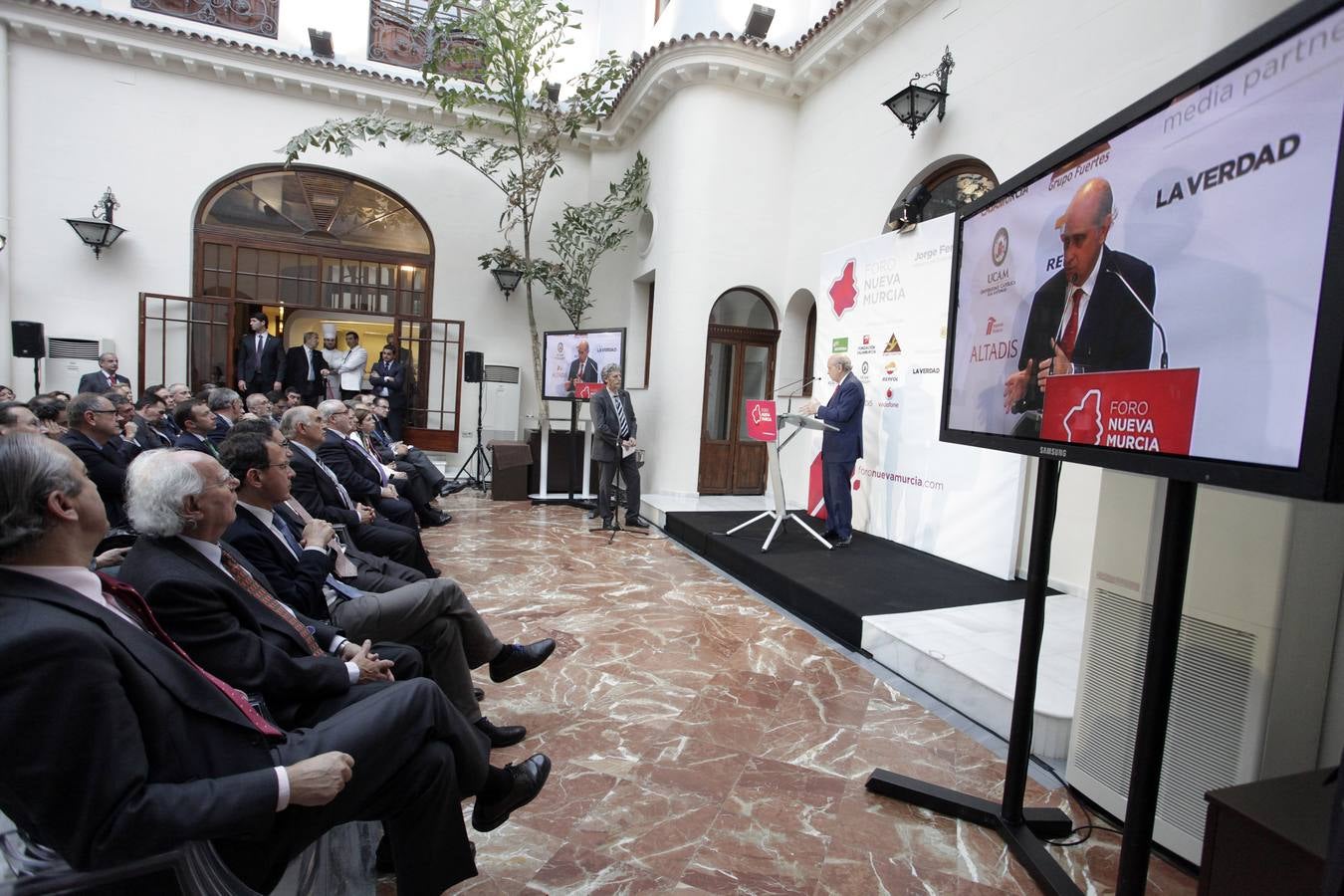 Díaz en el Foro Nueva Murcia