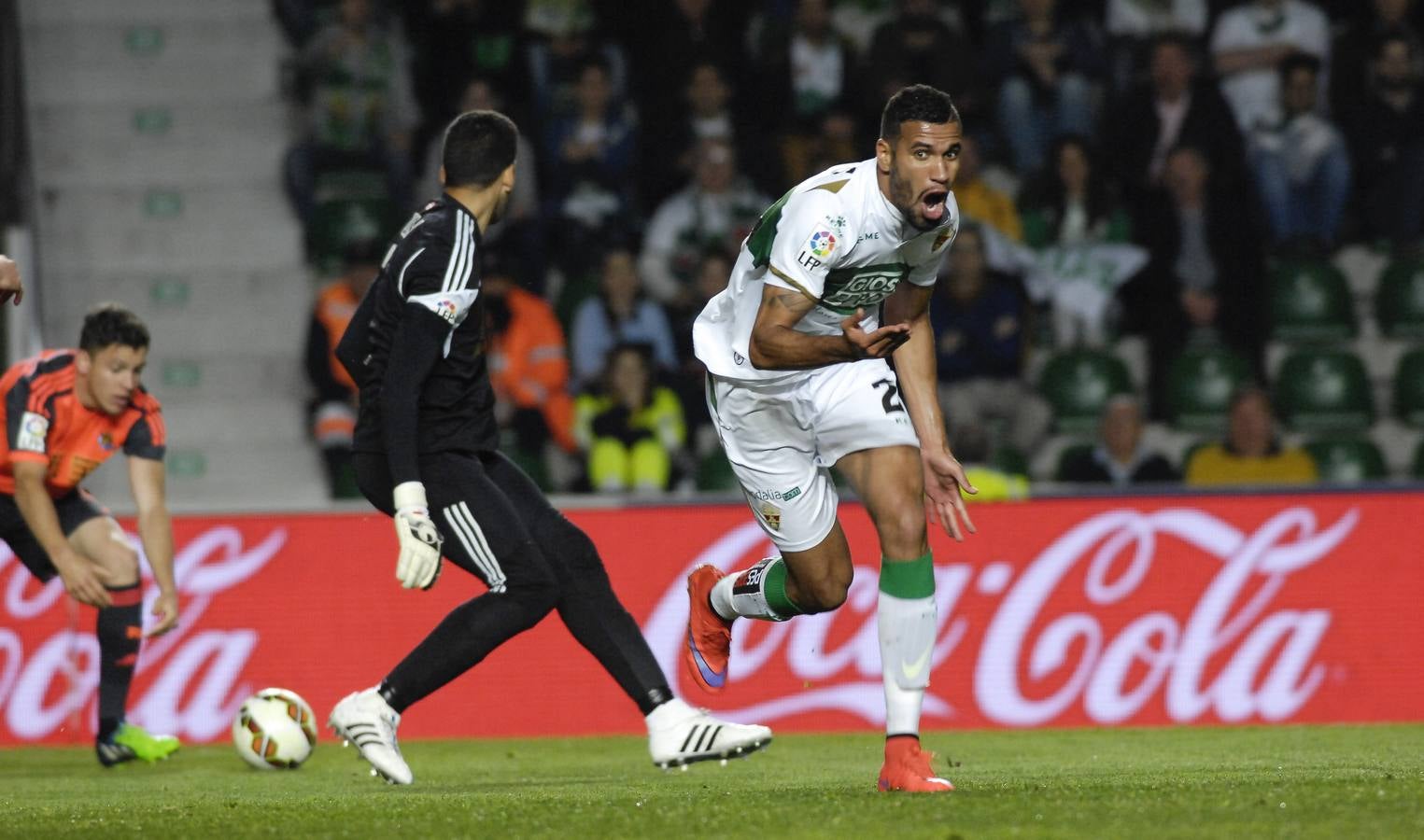 El Elche se impone a la Real