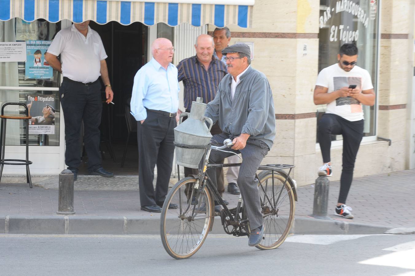 Desfile huertano y paellas en el Día del Vecino de Alquerías