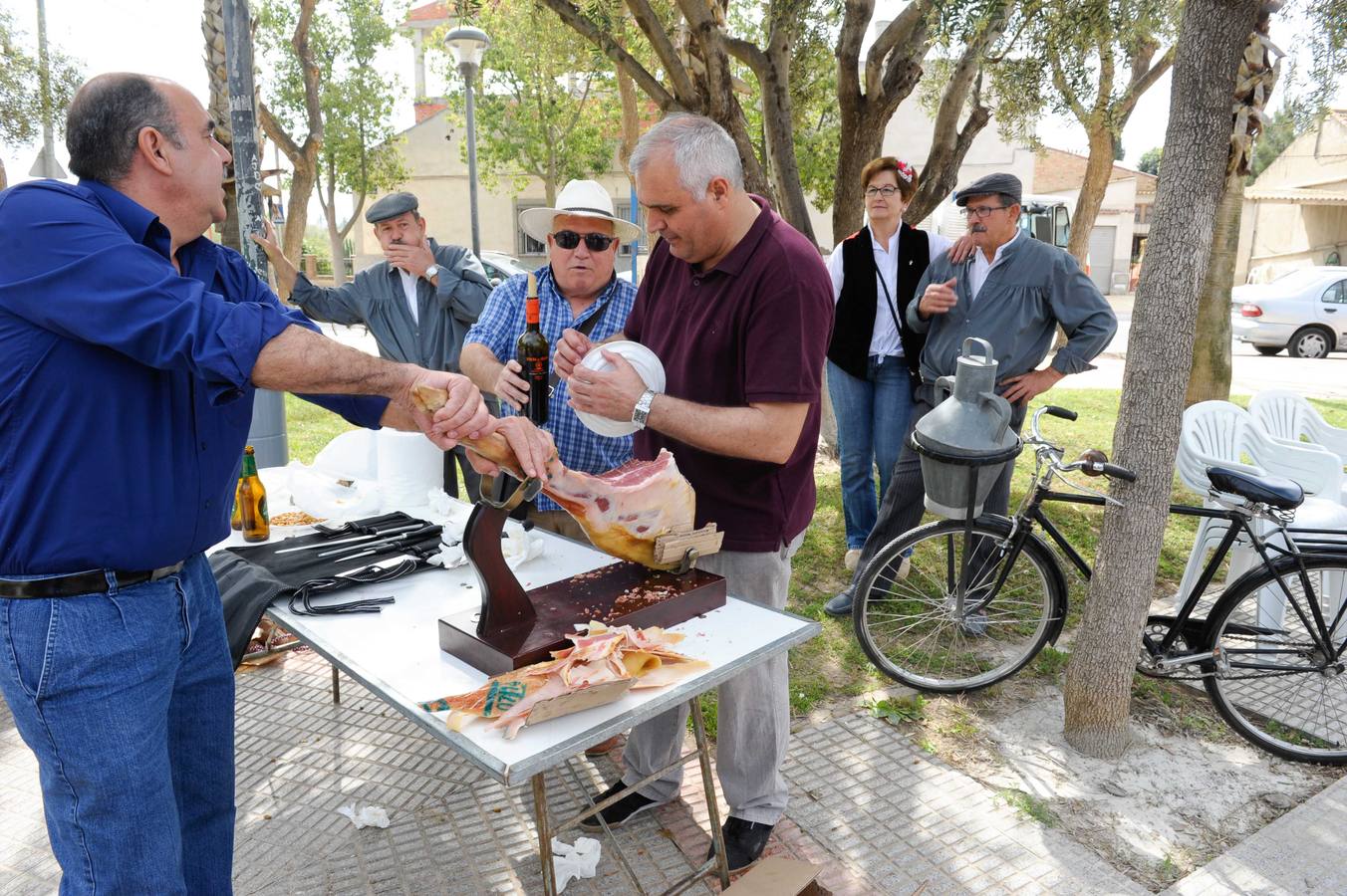 Desfile huertano y paellas en el Día del Vecino de Alquerías