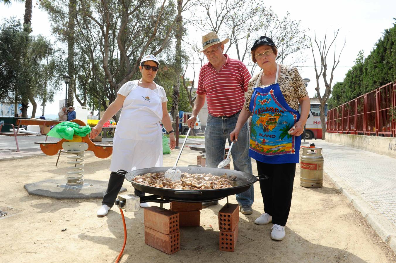 Desfile huertano y paellas en el Día del Vecino de Alquerías