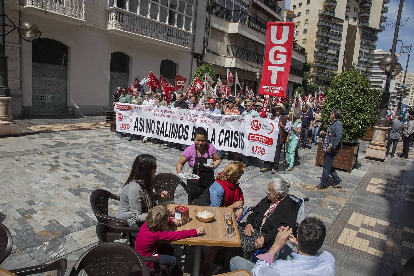 Mil personas se manifiestan en Cartagena contra las políticas de austeridad