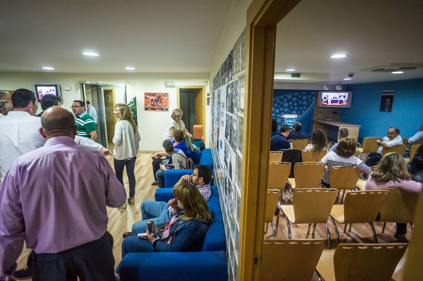 Noche electoral en la sede del PP de Orihuela