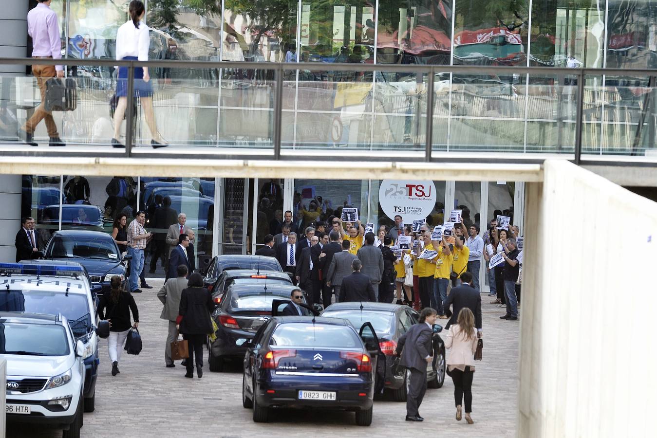 (21-05) El ministro de Justicia, Rafael Catalá, visitó este jueves la ciudad de Murcia para reunirse con representantes del mundo de la judicatura y para apoyar posteriormente en un acto en el Auditorio Víctor Villegas a los candidatos del PP a la alcaldía de Murcia y a la presidencia de la Comunidad Autónoma.