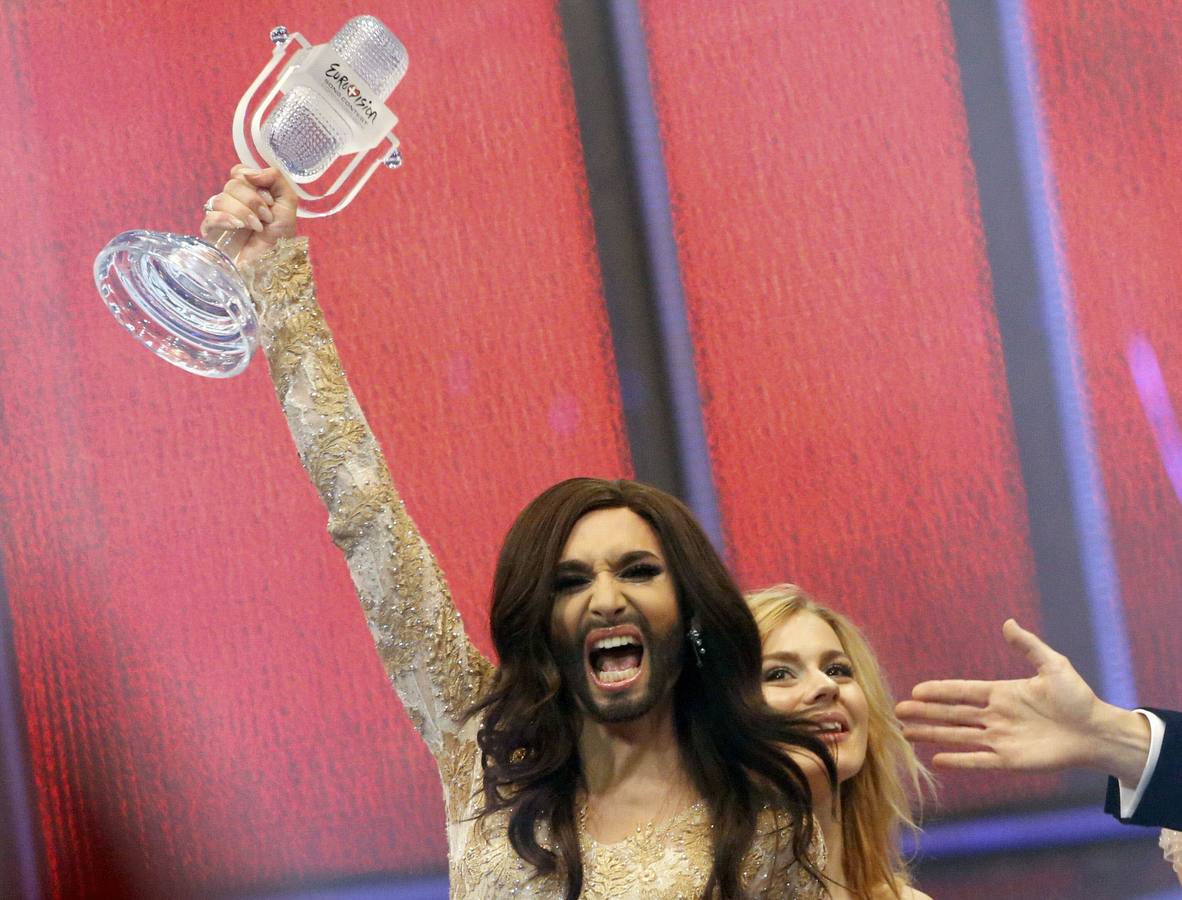 Conchita Wurst, desnuda en la ducha, incendia las redes sociales