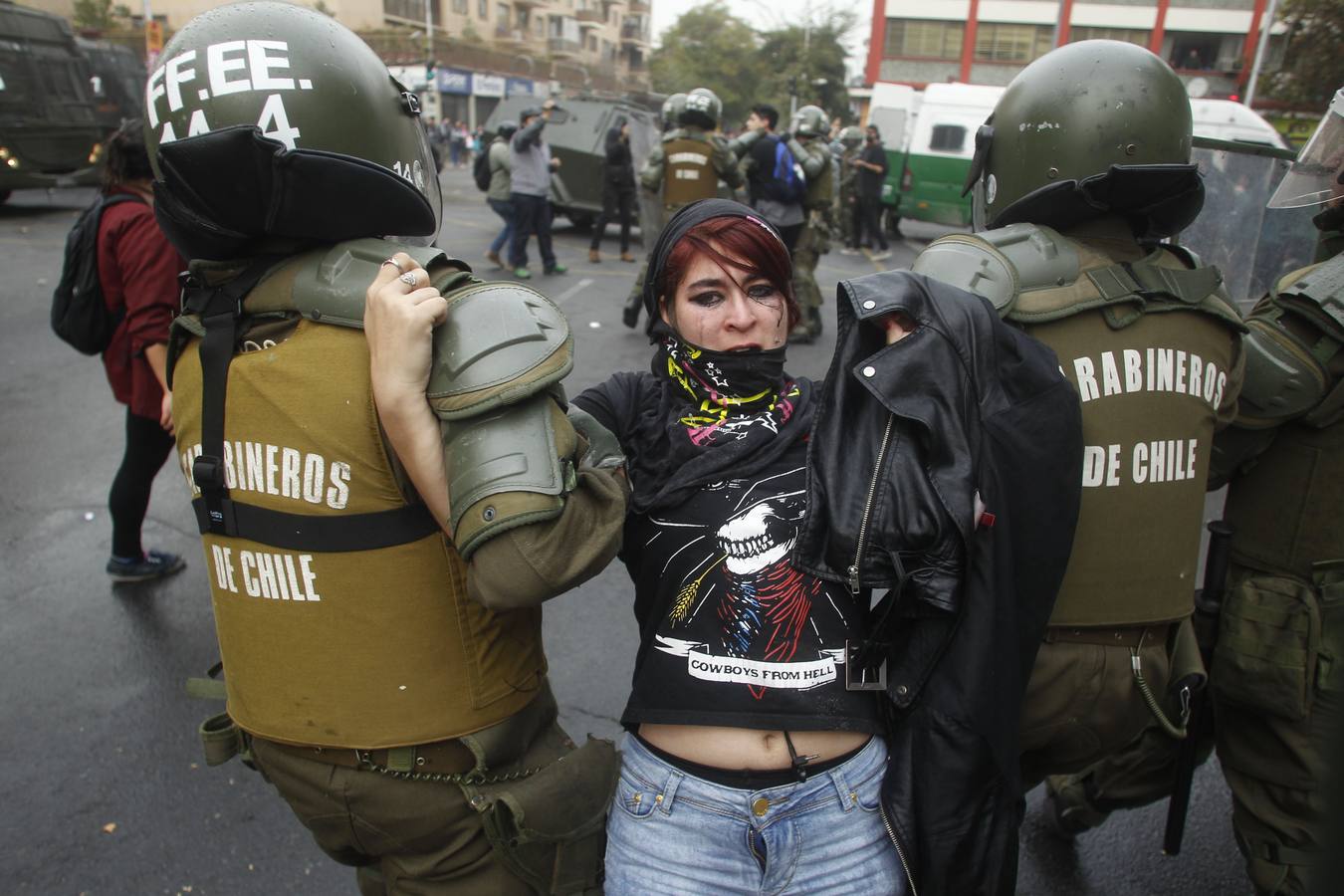 Estudiantes chilenos en pie de guerra