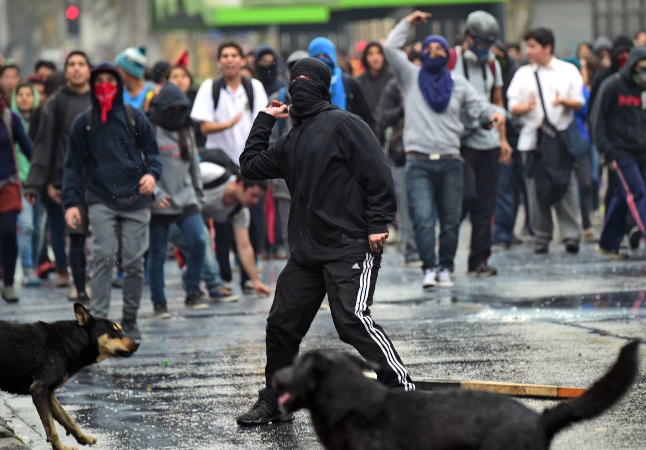 Estudiantes chilenos en pie de guerra