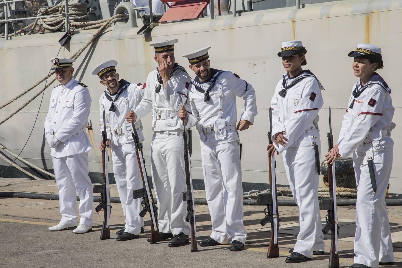 (28-05) La Armada da de baja la corbeta ‘Diana’, que hizo historia en 1990 por su participación en la misión de la ONU en el Golfo tras la invasión de Kuwait.