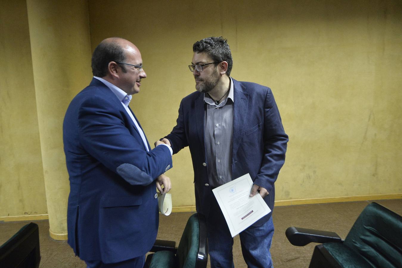 Entrega de actas a los diputados electos en Murcia