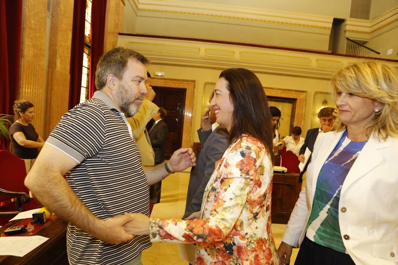 El Pleno de los abrazos