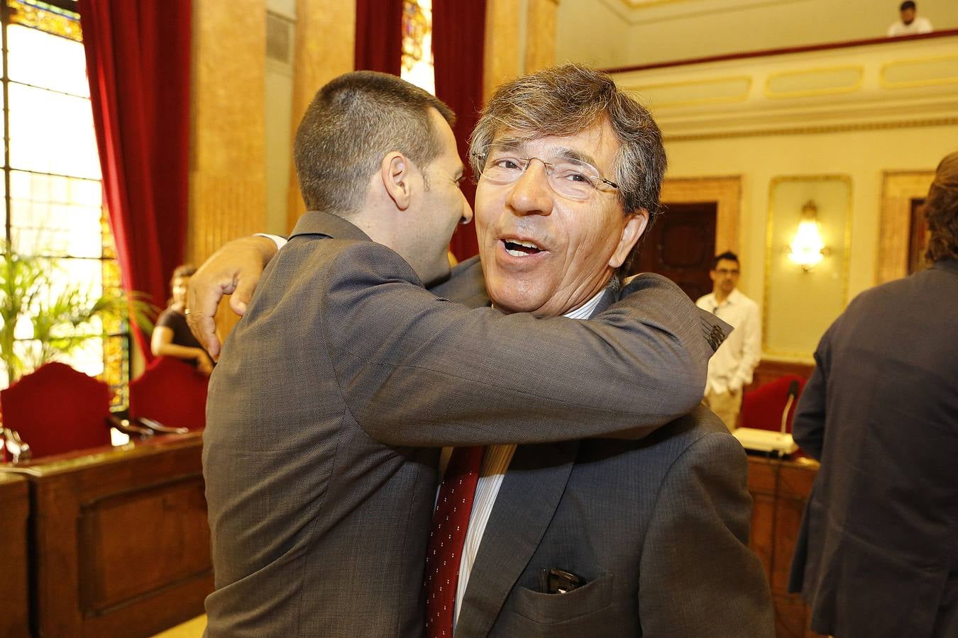 El Pleno de los abrazos