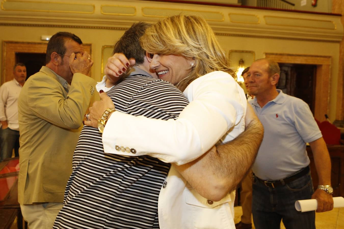 El Pleno de los abrazos