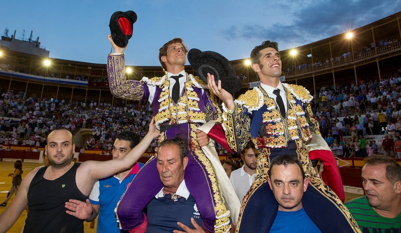 El Juli y Talavante abren la Puerta Grande