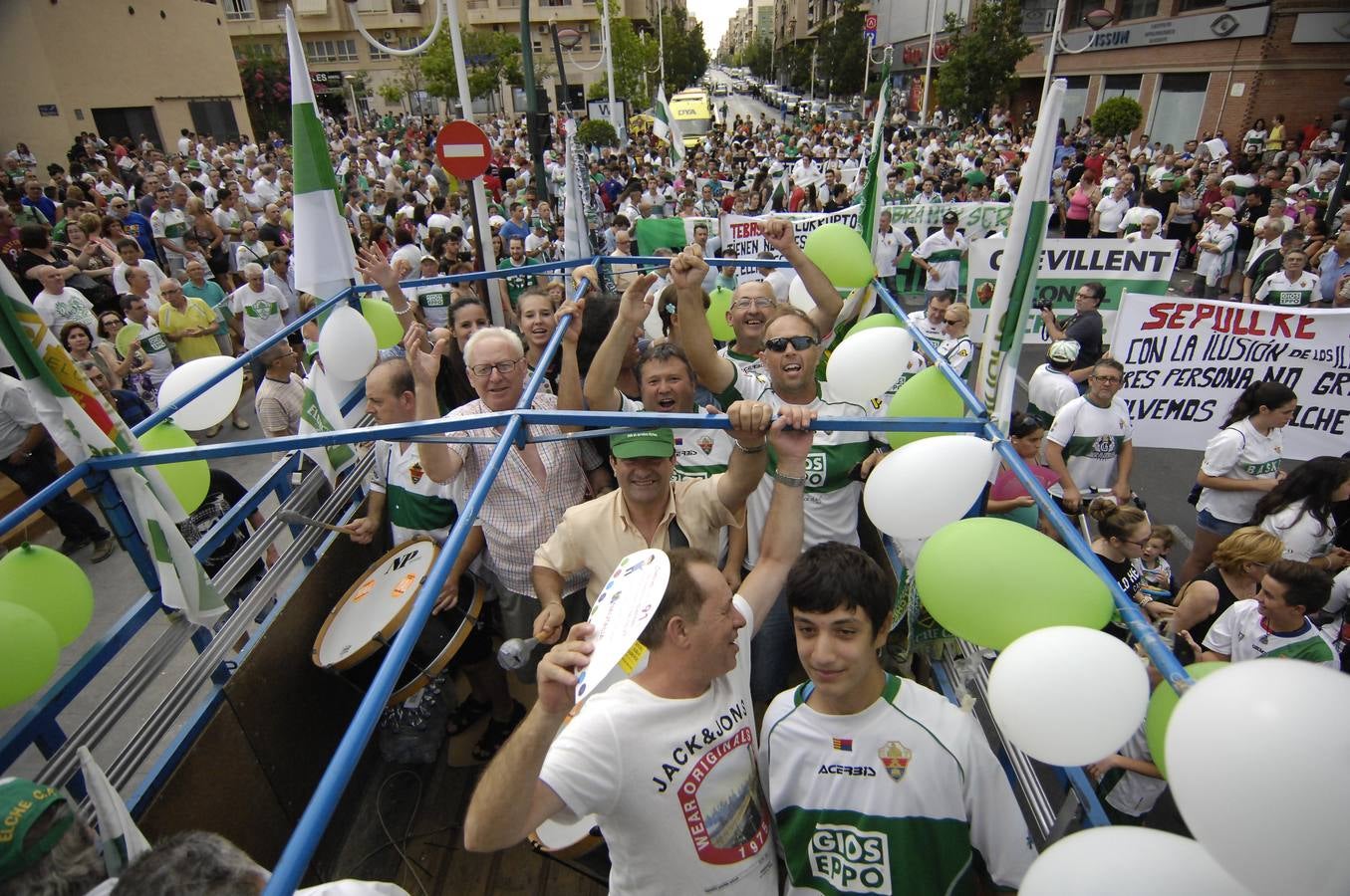 Manifestación por el descenso del Elche CF