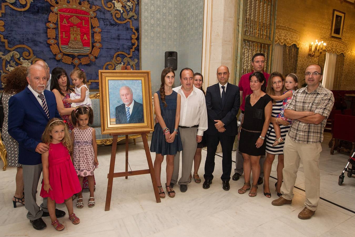 Miguel Valor ya &#039;cuelga&#039; en en Salón Azul del Ayuntamiento