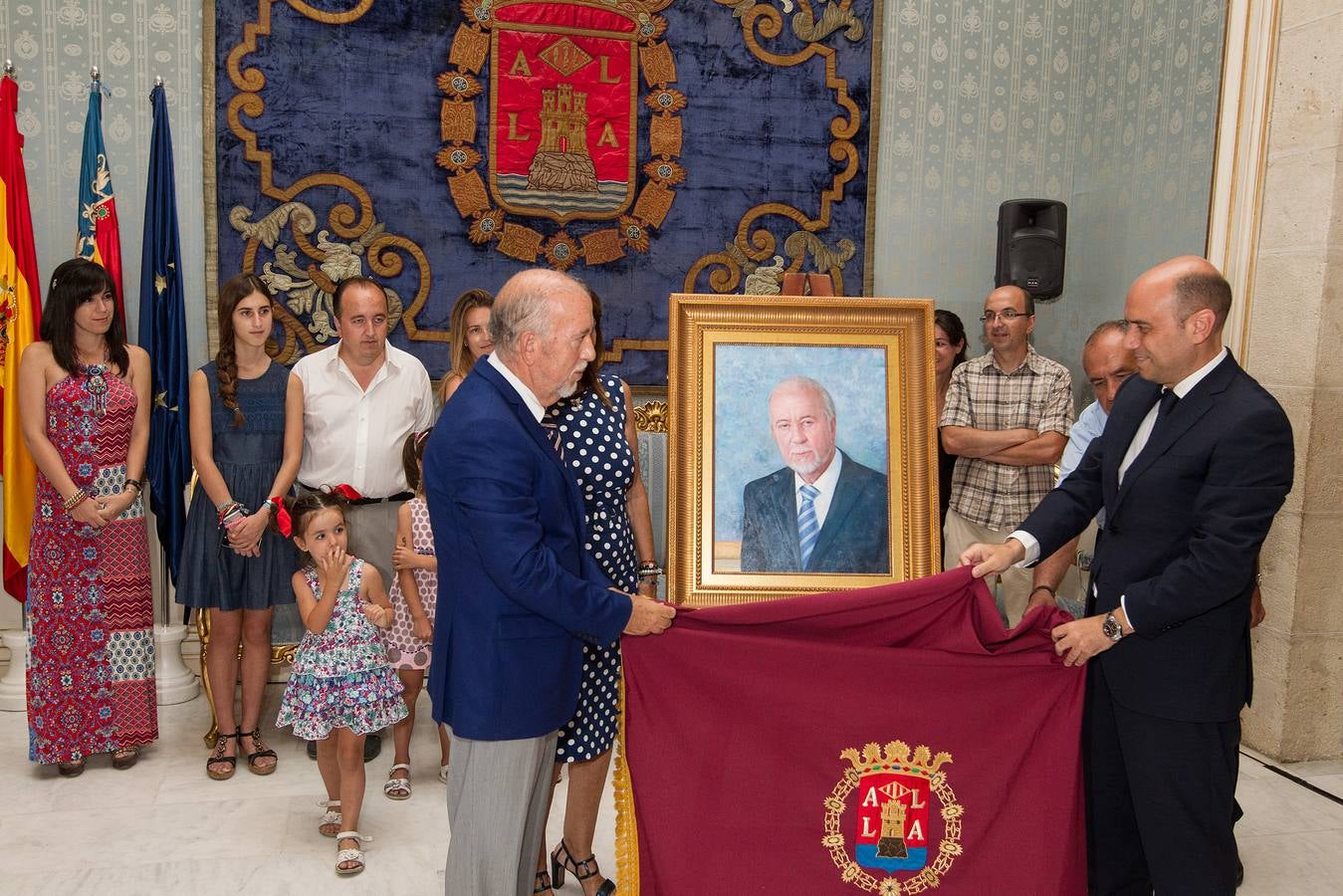 Miguel Valor ya &#039;cuelga&#039; en en Salón Azul del Ayuntamiento