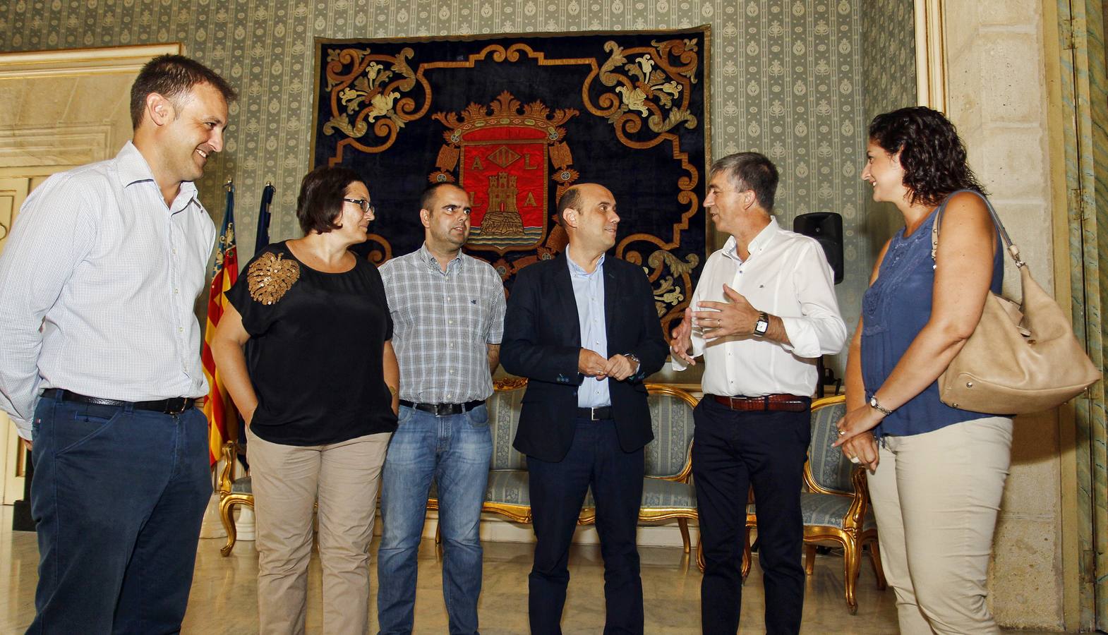 Rafael Climent realiza una visita institucional al Ayuntamiento de Alicante