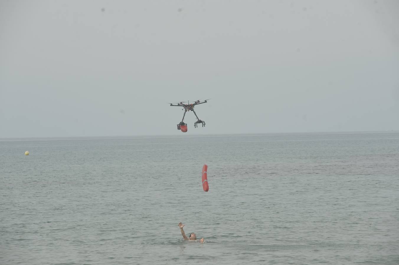Un dron al rescate en La Manga