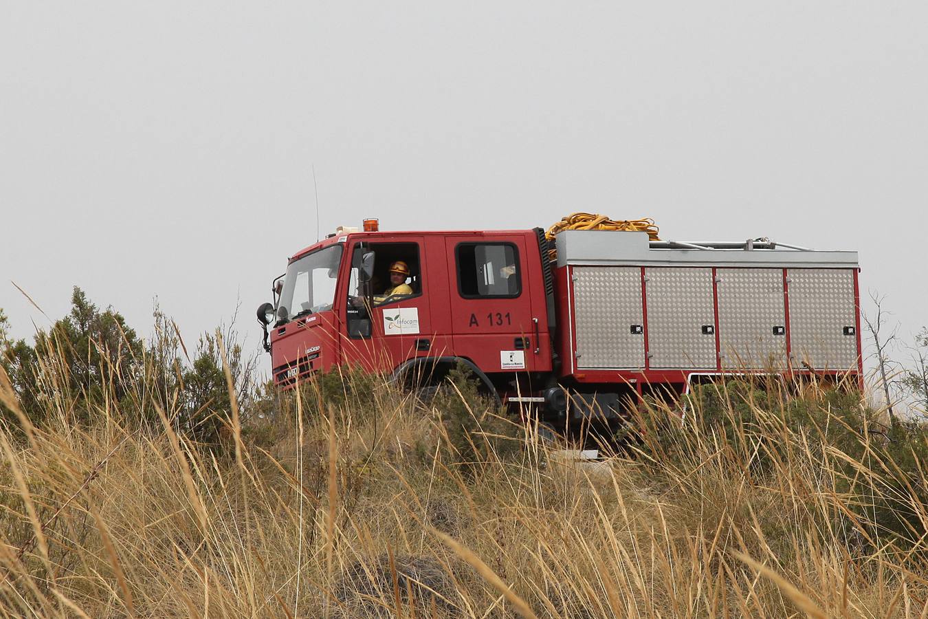 Trabajos de extinción del incendio de Cieza