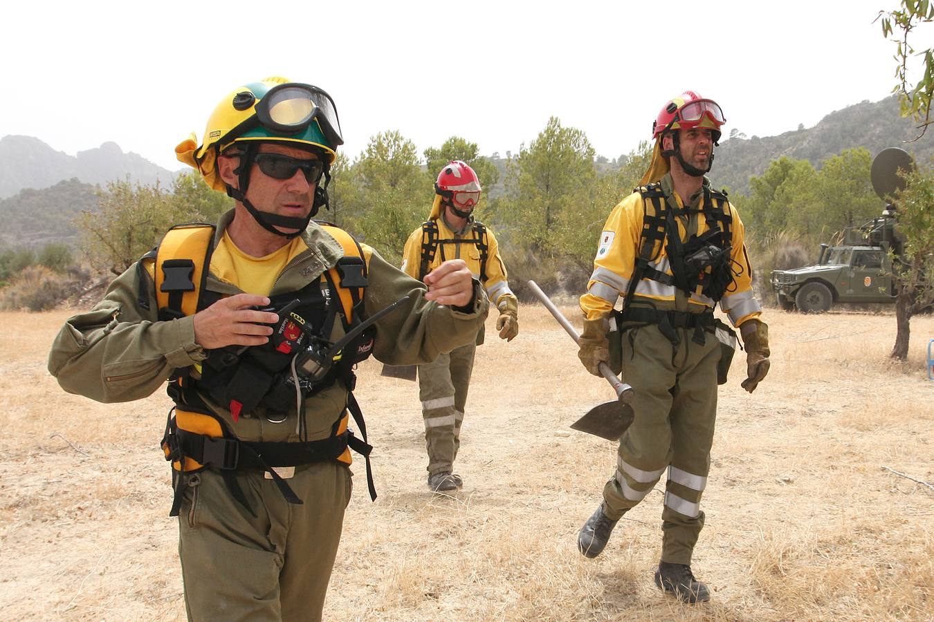 Trabajos de extinción del incendio de Cieza