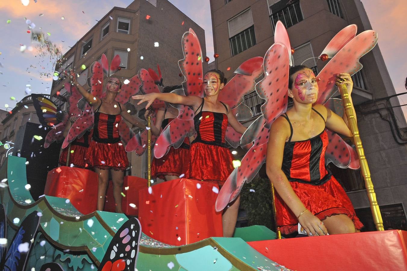 Desfile de la Gran Charanga en Elche