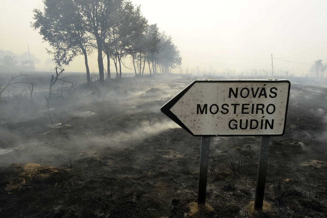 Un devastador incendio sacude Orense