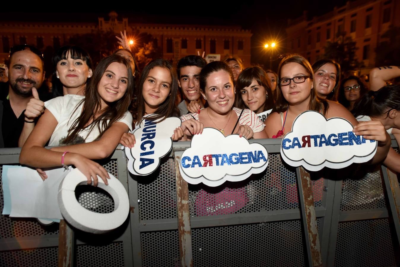Pablo Alborán congrega a miles de fans en Murcia