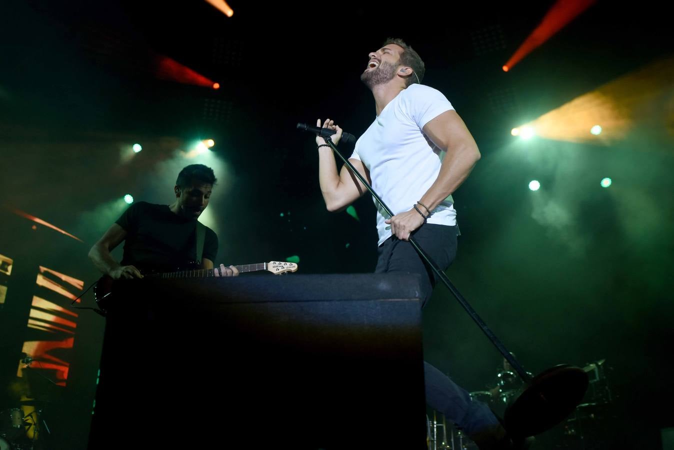 Pablo Alborán congrega a miles de fans en Murcia