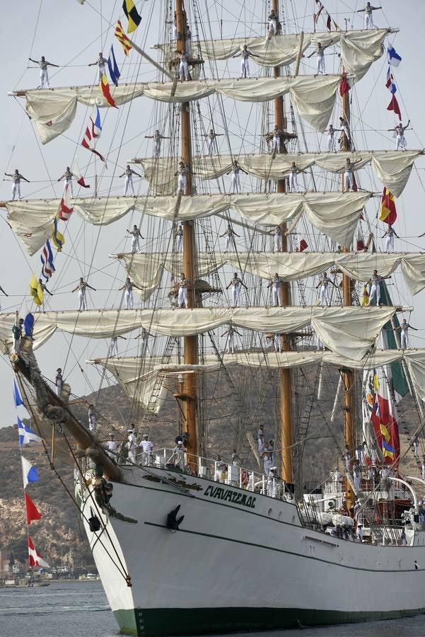 (31-08) El Buque Escuela 'Cuauhtémoc', procedente del país azteca, atraca en el puerto de Cartagena, dentro de las 15 escalas que realizará por 13 países del mundo. El objetivo de este periplo, que durará seis meses y medio, es llevar un mensaje de paz y de buena voluntad alrededor del mundo.