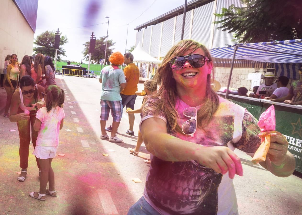 Polvos para dar color a la fiesta en Redován