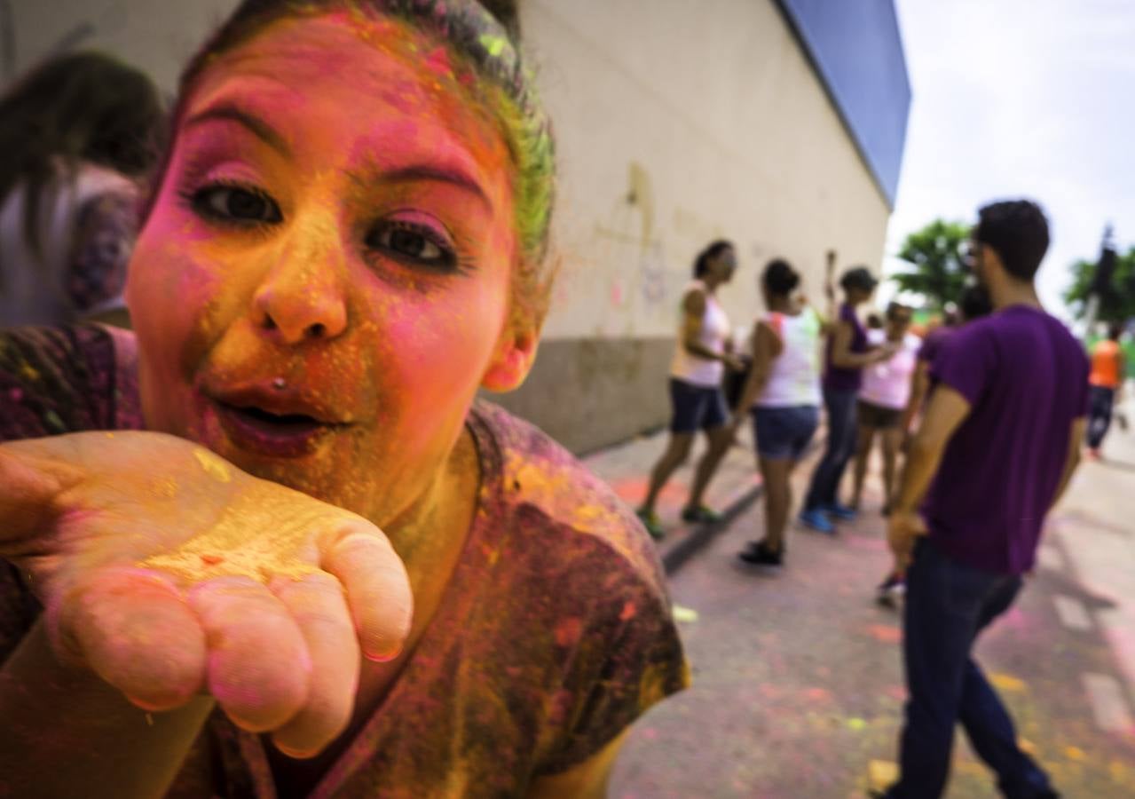 Polvos para dar color a la fiesta en Redován