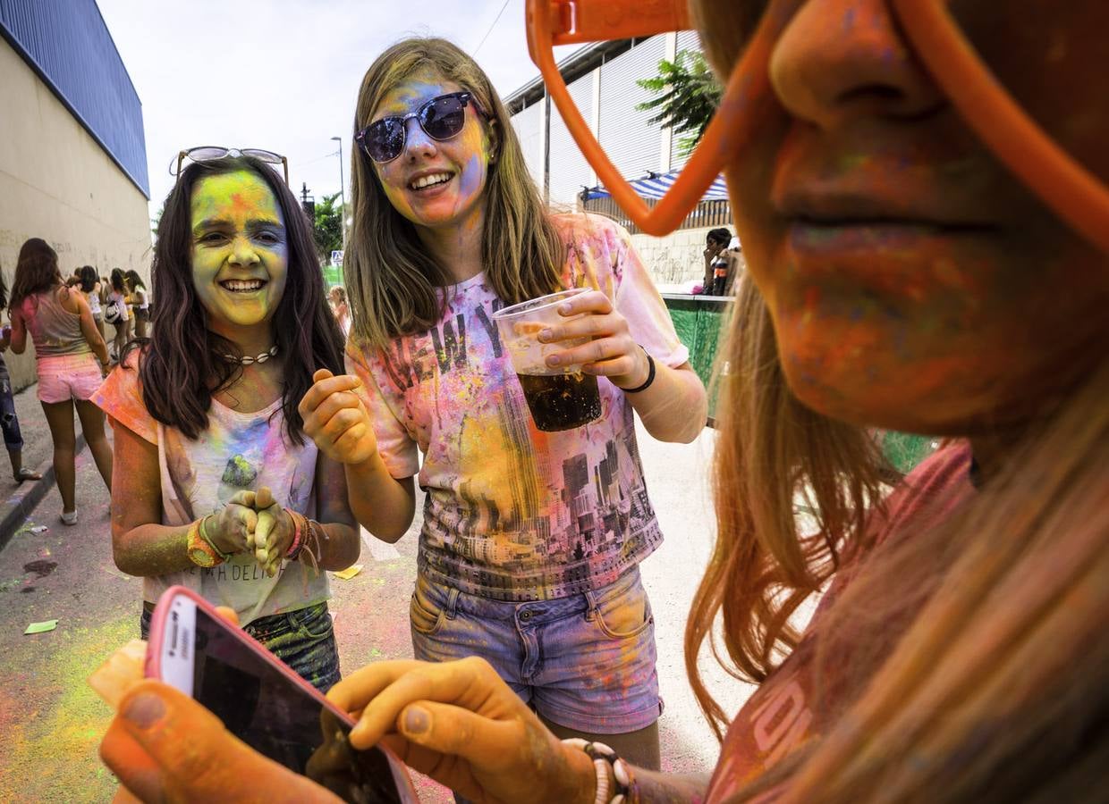 Polvos para dar color a la fiesta en Redován