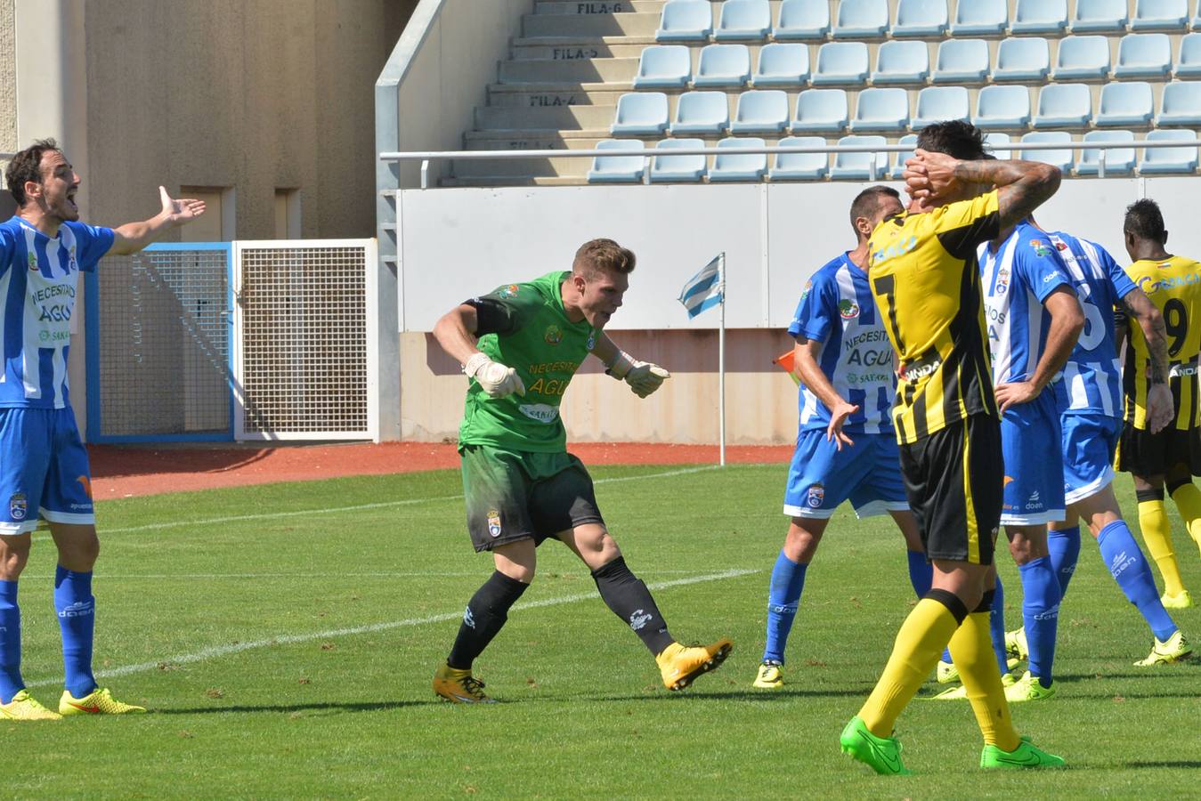 Las mejores instantáneas del partido entre La Hoya Lorca y San Roque de Lepe