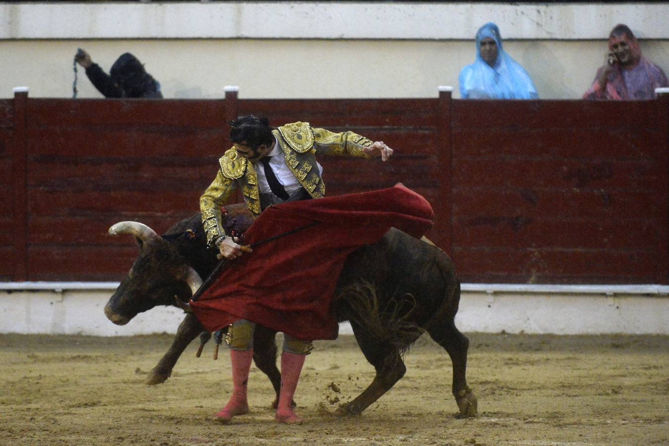 Antonio Puerta corta cuatro orejas y un rabo en la corrida de Abarán