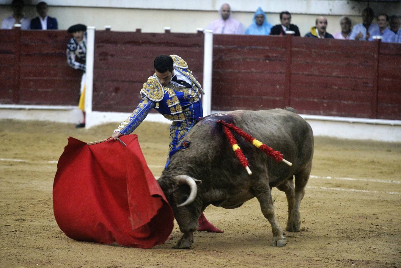 Antonio Puerta corta cuatro orejas y un rabo en la corrida de Abarán