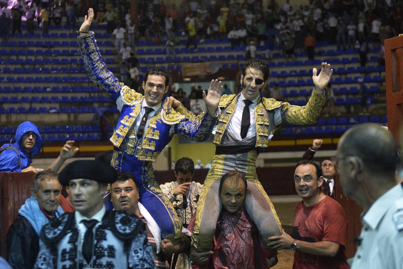 Antonio Puerta corta cuatro orejas y un rabo en la corrida de Abarán